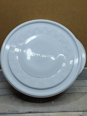 Pampered Chef Chillzanne 3 Quart Bowl with Lid #2785